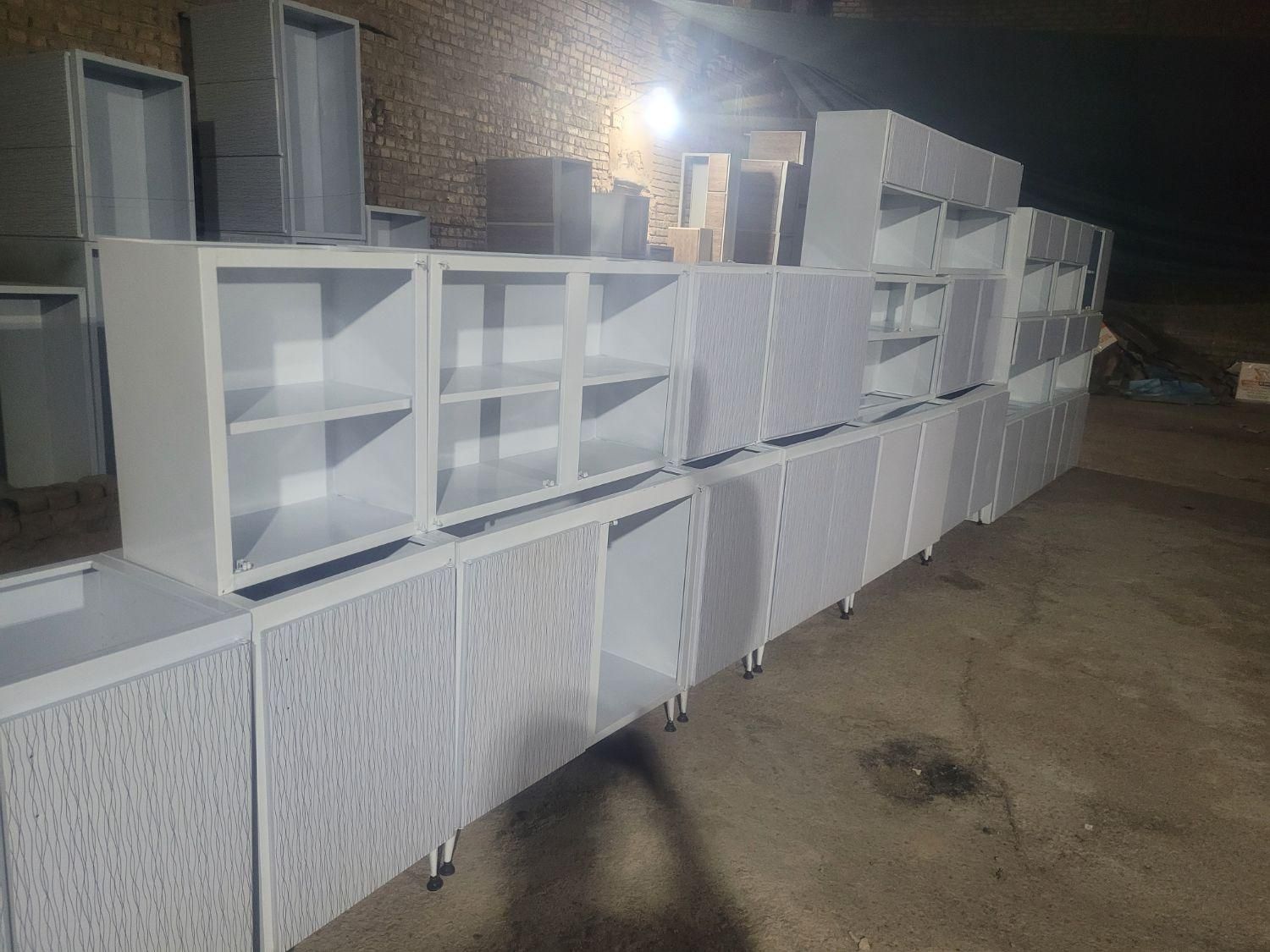 کابینت عرض ۵۰|آرایشگاه و سالن‌های زیبایی|یزد, |دیوار