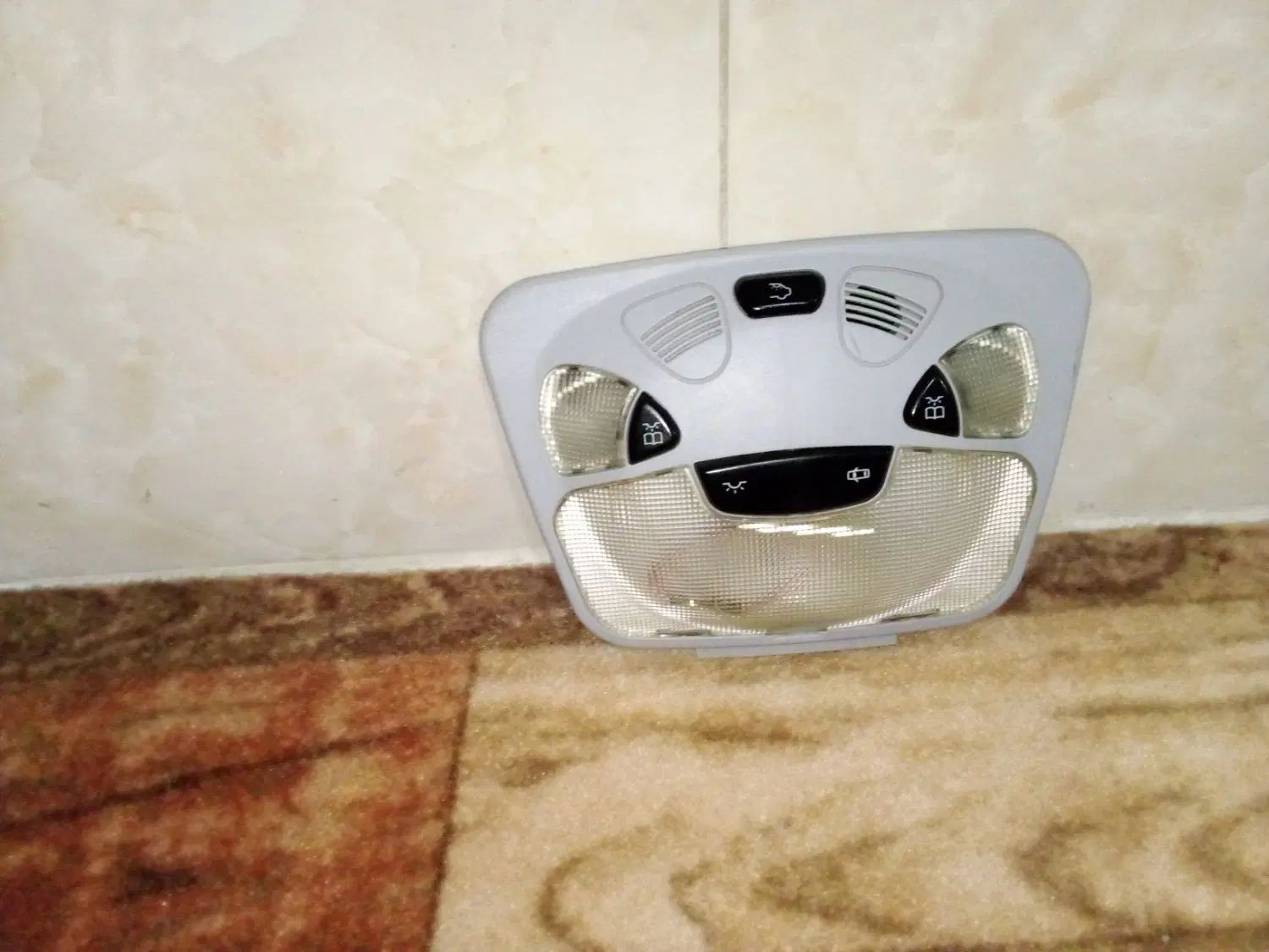 کیلومتر بنز ۳۲۰وپنل کولر وچراغ سقف. مدل ۲۰۱۱به شرط|قطعات یدکی و لوازم جانبی|رباط‌کریم, رباط‌کریم|دیوار