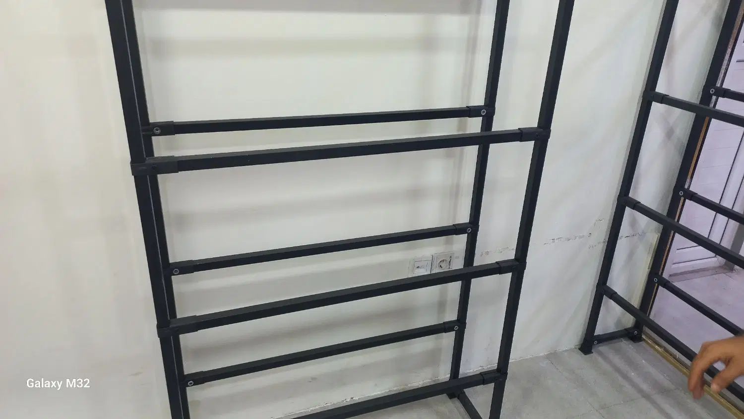 قفسه 4 طبقه قوطی فلزی مشکی|کتابخانه، شلف، قفسه‌های دیواری|اسلام‌شهر, شهرک واوان|دیوار