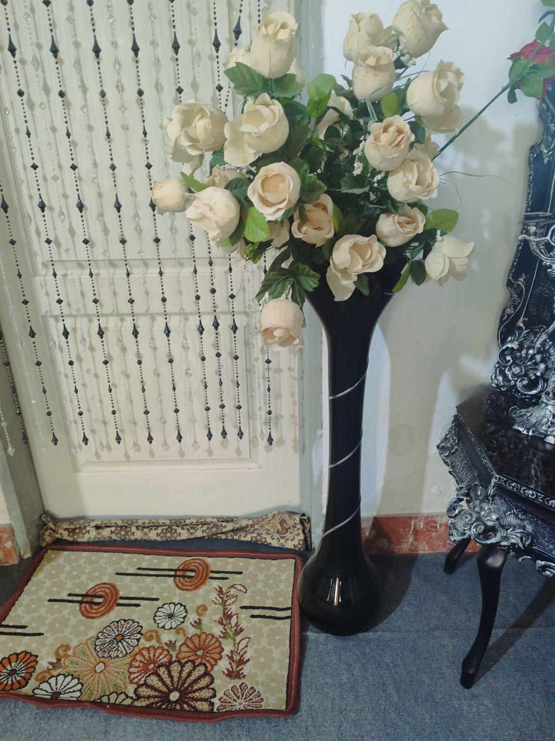 دو عدد گلدان همراه گل|گل مصنوعی|کرمانشاه, |دیوار