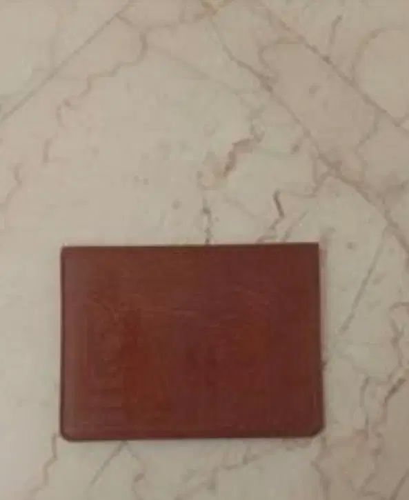 گمشده مدارک|اشیا|مشهد, بالا خیابان|دیوار