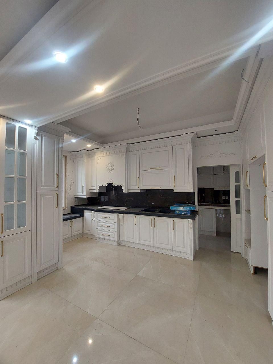 ۲۴۰ متر آپارتمان / کارگر / بدون مشابه|فروش آپارتمان|لاهیجان, رجایی|دیوار