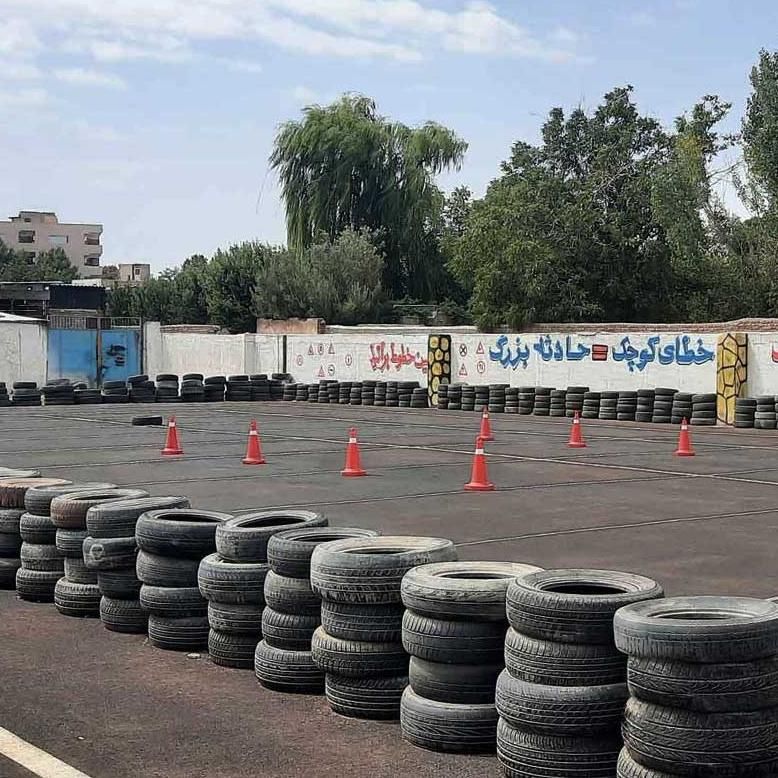 آموزش موتورسواری حرفه ای با موتور دنده ای هوندا|خدمات آموزشی|تهران, شهرک ولیعصر جنوبی|دیوار