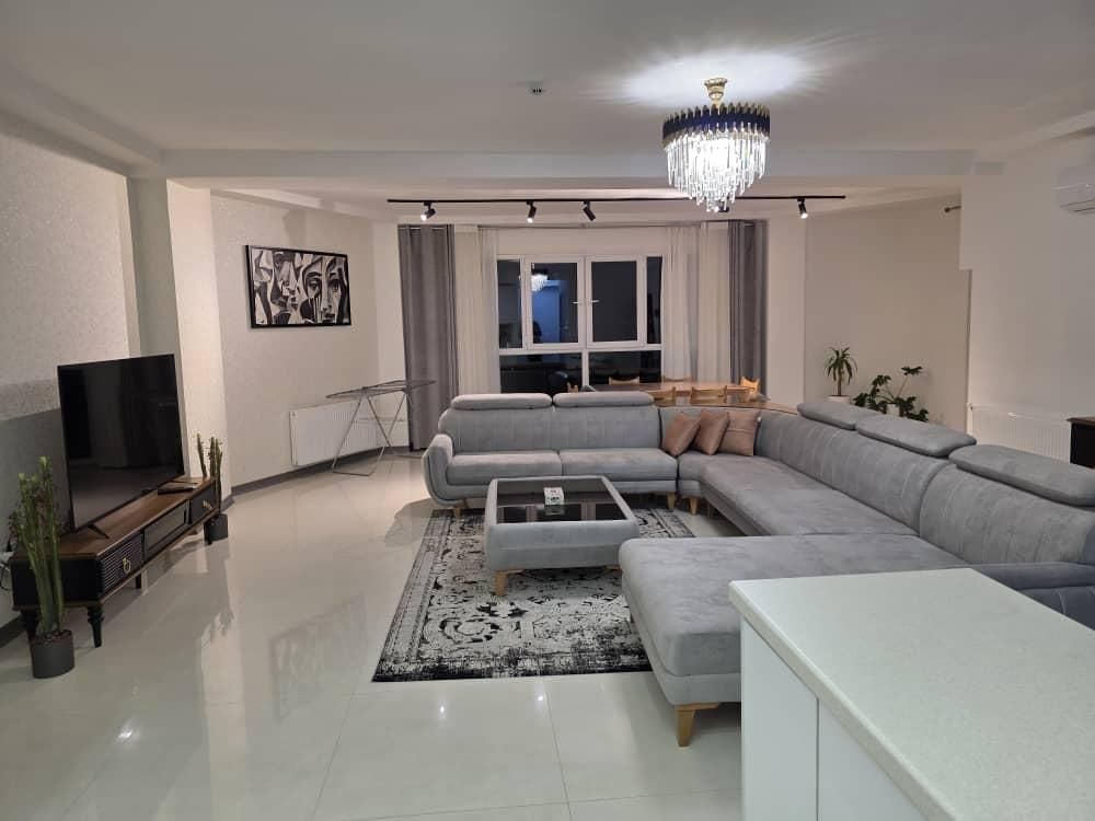 منزل مبله در چمران|اجارهٔ کوتاهمدت آپارتمان و سوئیت|شیراز, چوگیاه|دیوار