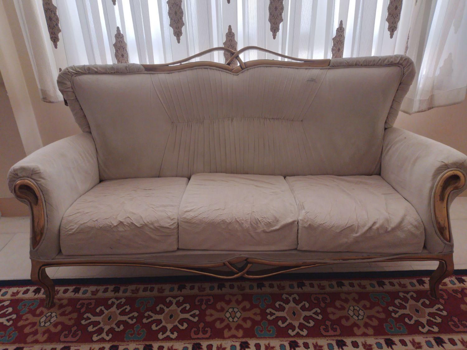 فروش یک دست مبل ۷ نفره بصورت کلاف که نقاش رنگ کرده|مبلمان خانگی و میز عسلی|بروجرد, |دیوار