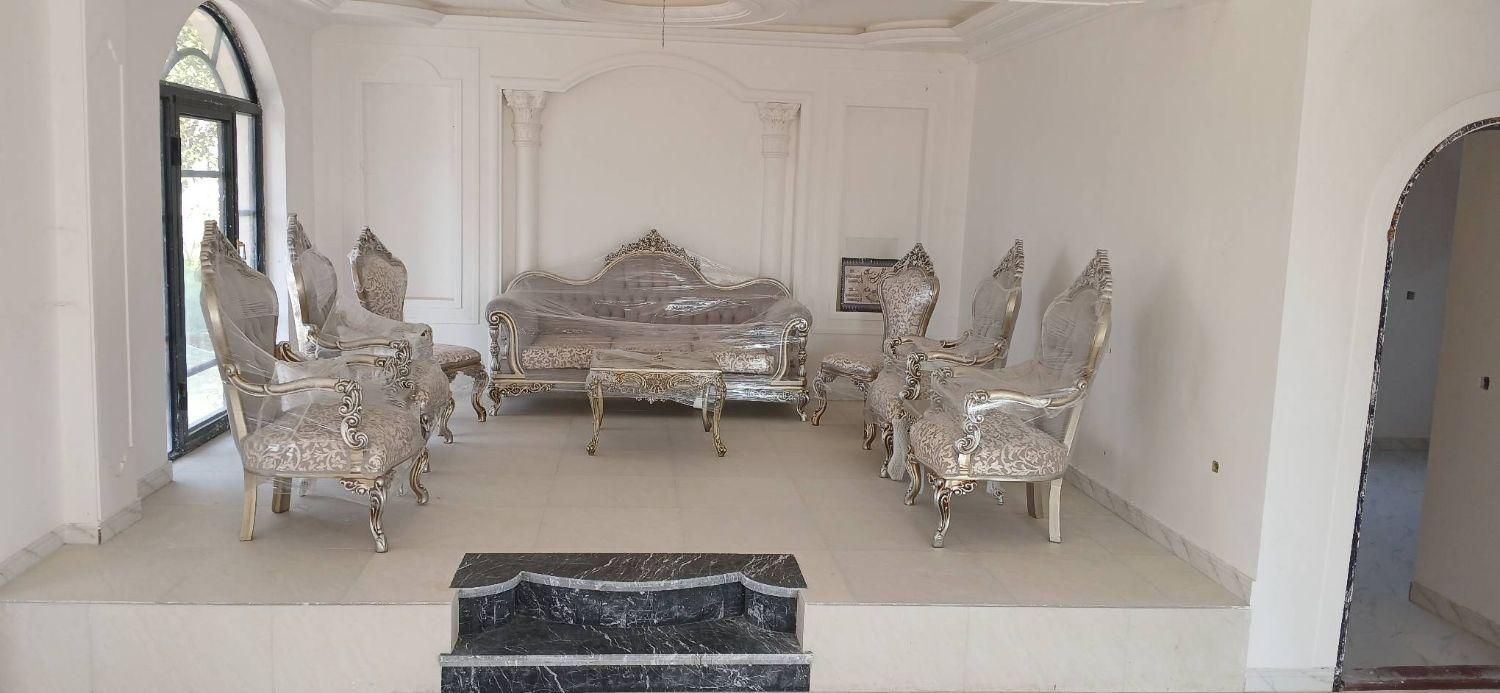 مبل ۹نفر همراه میز چوب راش|مبلمان خانگی و میز عسلی|تالش, هشتپر|دیوار