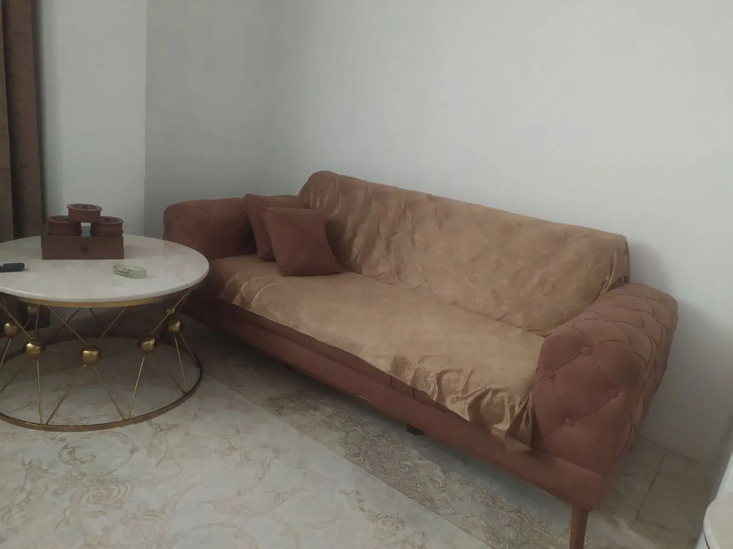 مبل چستر ۸نفره سفارشی ساخته شده رنگ نسکافه ای|مبلمان خانگی و میز عسلی|قرچک, زیبا شهر|دیوار
