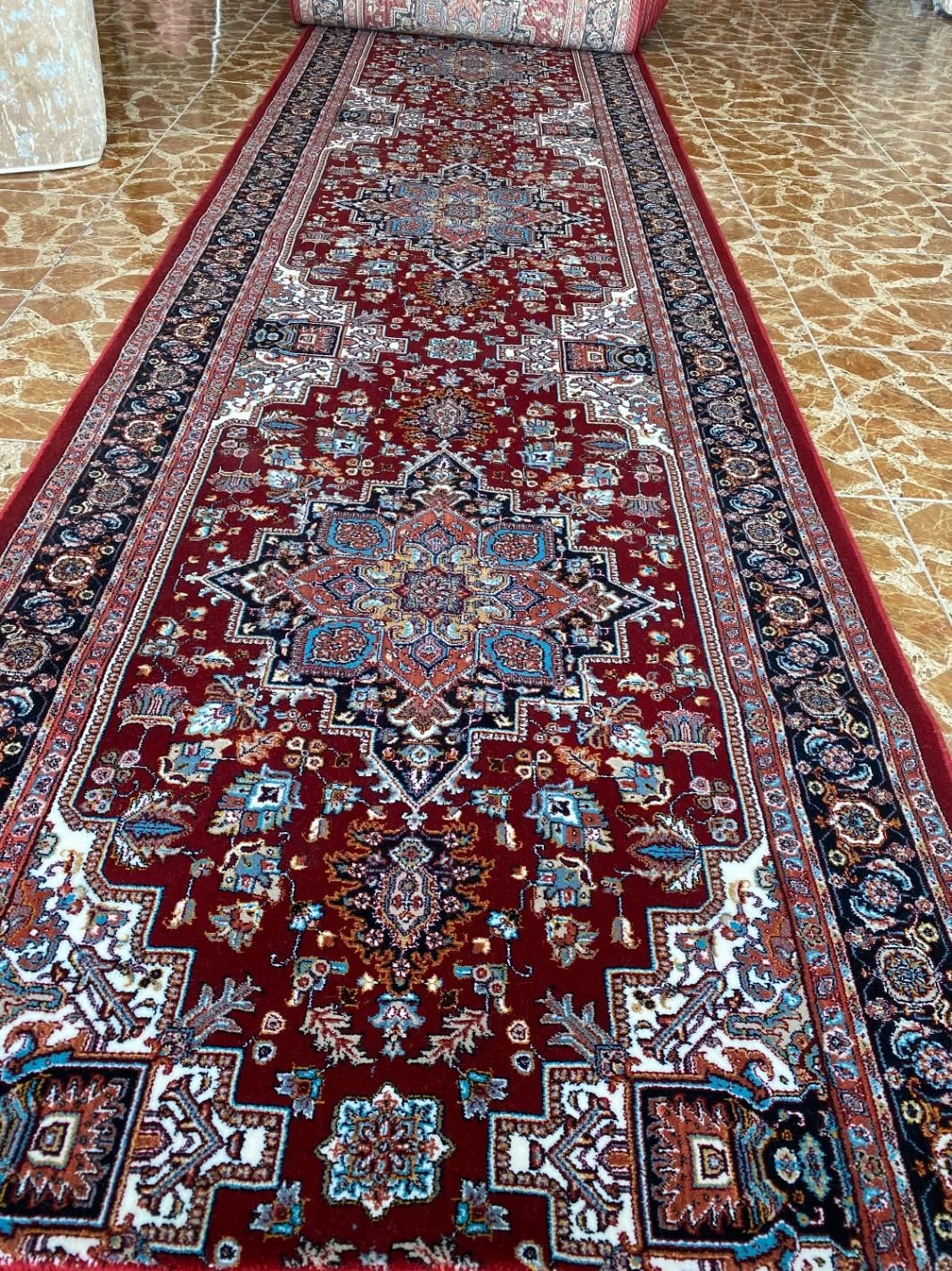 کناره عرض80تا2 مترهریس لاکی نخ(فرش کریم زاده)|فرش|تبریز, |دیوار