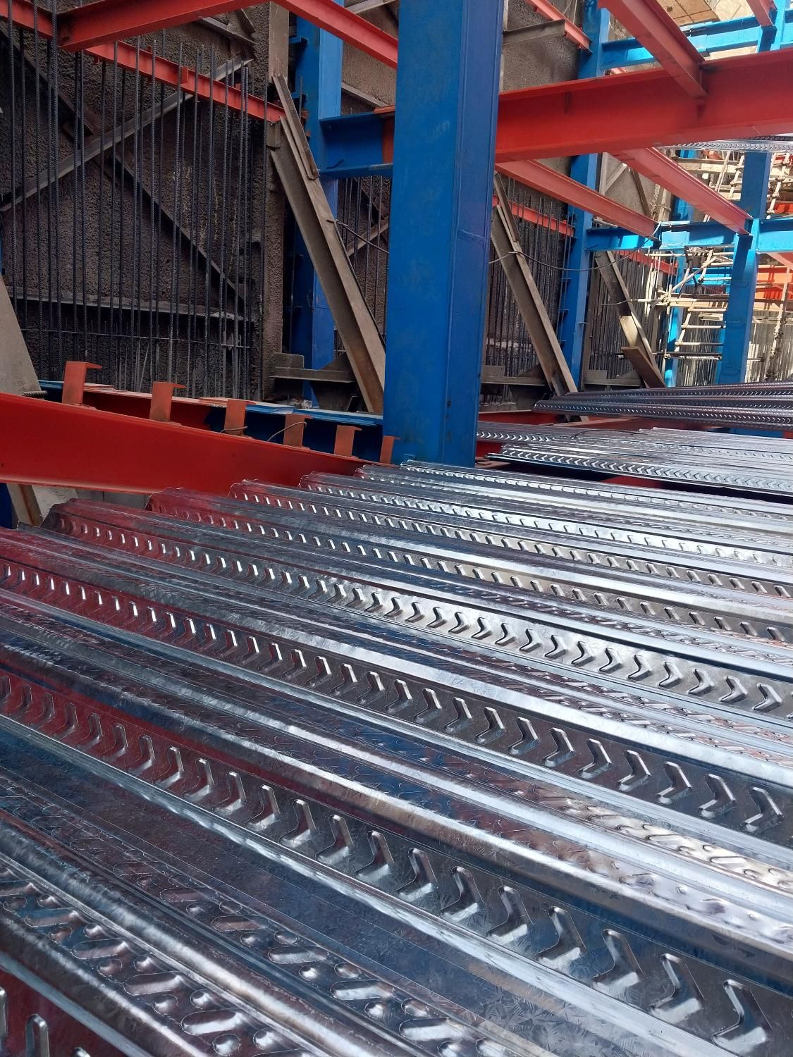 کارخانه سقف عرشه فولادی و اجرا عرشه فولادی|خدمات پیشه و مهارت|چالوس, |دیوار