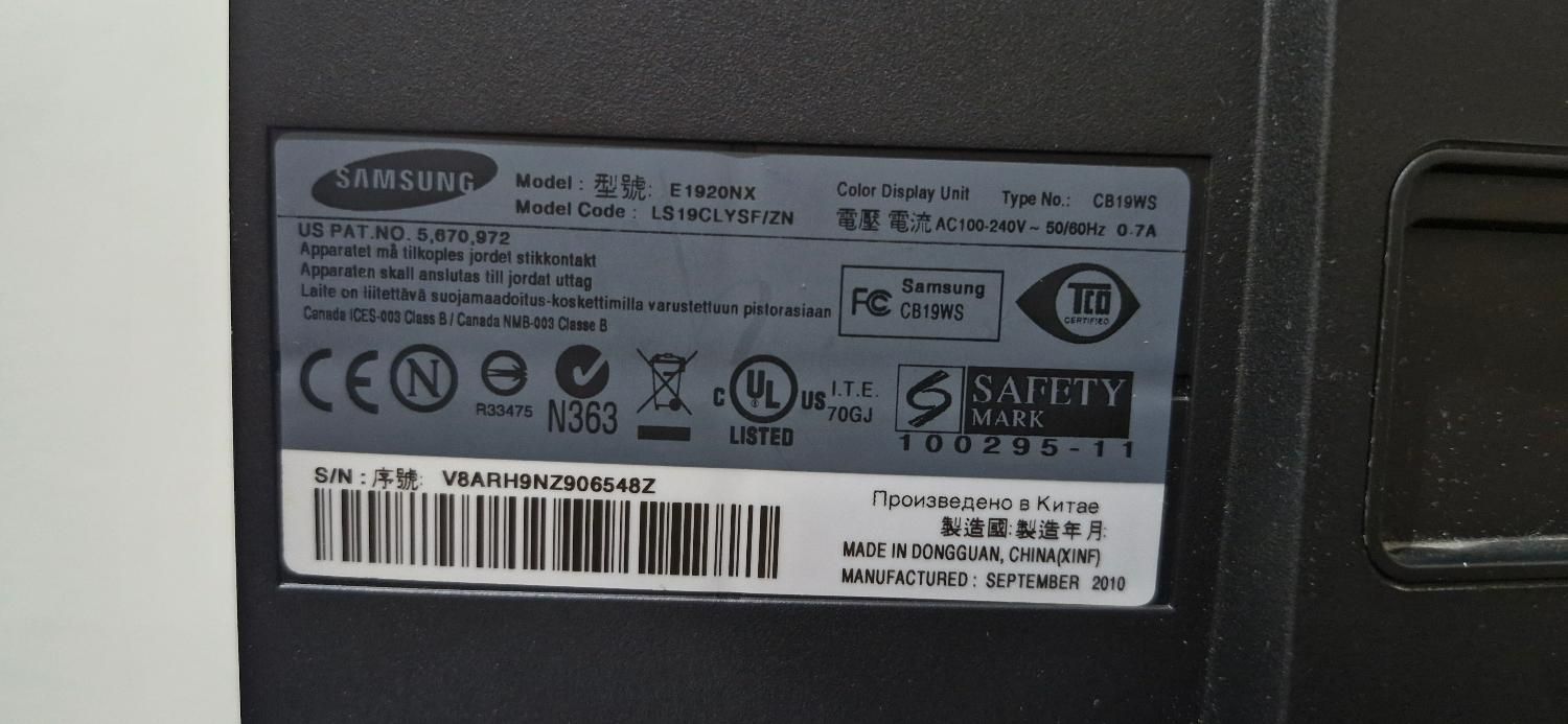 مانیتور سامسونگ samsung syncmaster e1920|قطعات و لوازم جانبی رایانه|رشت, کوی بیانی|دیوار