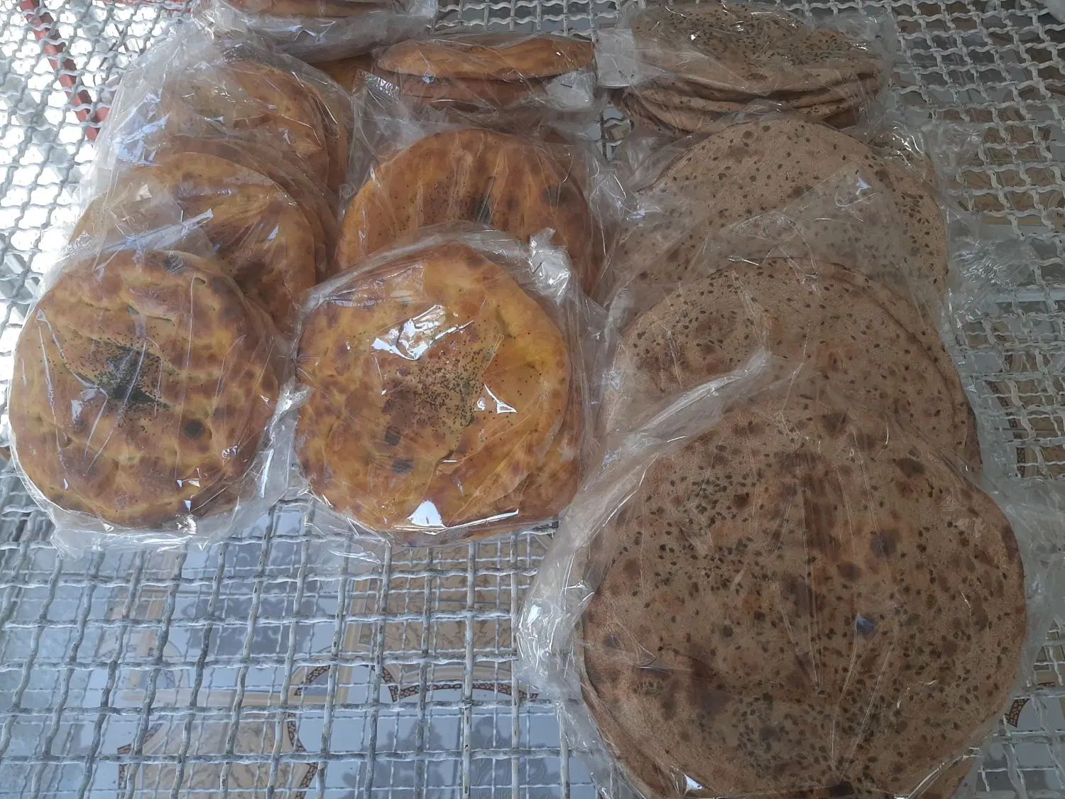 نان شیرمال و نان جو با آرد بومی|خوردنی و آشامیدنی|اصفهان, بابوکان|دیوار
