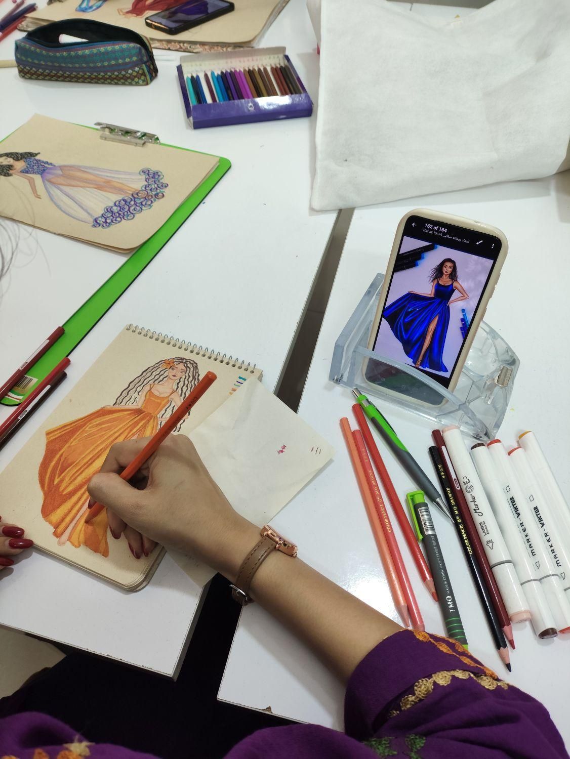 آموزشگاه طراحی لباس فنی و حرفه ای|خدمات آموزشی|گلبهار, شهر جدید گلبهار|دیوار