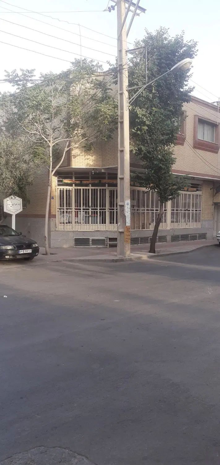 مغازه۳۵متری دو نبش بَرِ خیابان اصلی|اجارهٔ مغازه و غرفه|اصفهان, سروستان|دیوار
