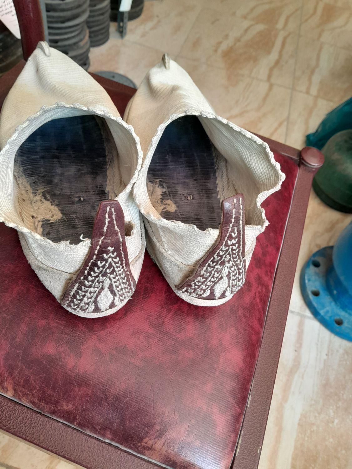 گیوه تختی سایز ۴۴|کیف، کفش، کمربند|بروجن, |دیوار