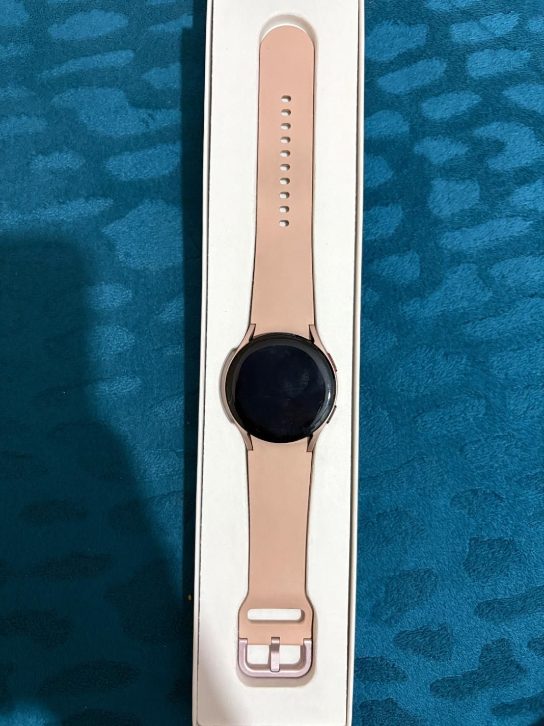 گلکسی واچ ۴Galaxy watch4همراه با لوازم حانبی در|ساعت|تهران, افسریه|دیوار