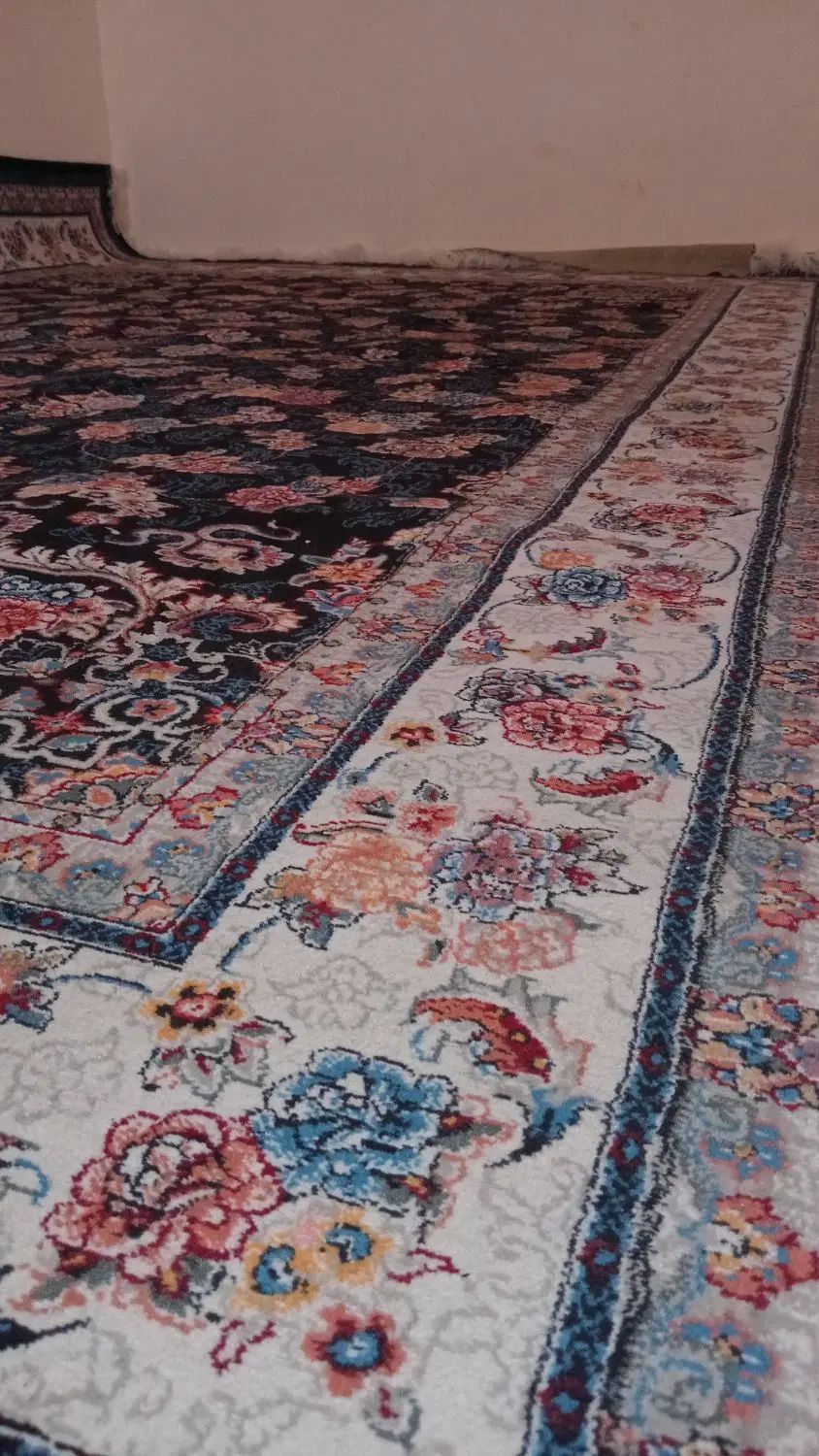 یک جفت فرش ۳در ۴ نو وتمیز ۷۰۰ شانه|فرش|مشهد, شهید آوینی|دیوار