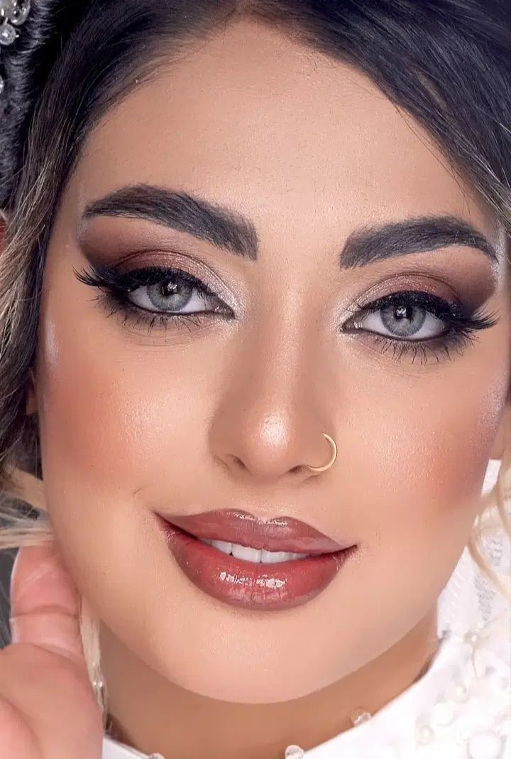 میکاپ و شنیون عروس و همراهی با تخفیف ویژه|خدمات آرایشگری و زیبایی|کرمان, |دیوار