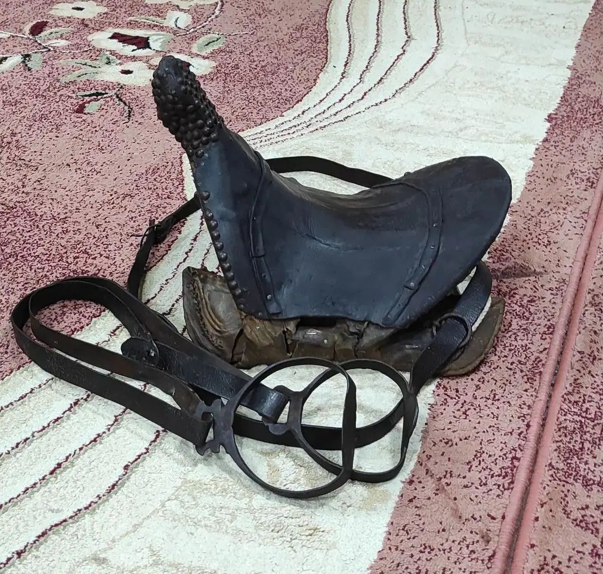 زین اسب قدیمی عتیقه،کله زین کلکسیونی و رکاب|اسب و تجهیزات اسب‌سواری|نکا, |دیوار