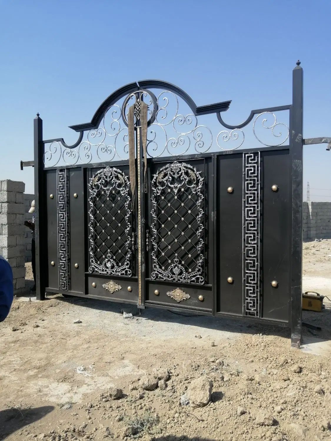 درب باغی۳۲۴،درب حیاطی۳۲۴،درب پارکینگی ریلی۳۲۴|مصالح و تجهیزات ساختمان|کرج, بازار آهن|دیوار