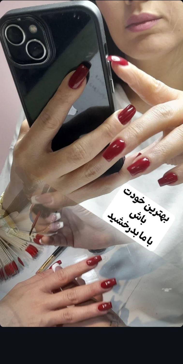 مدل جهت کاشت و ترمیم ناخن جهت پیج اینستاگرام|خدمات آرایشگری و زیبایی|تهران, یوسف‌آباد|دیوار
