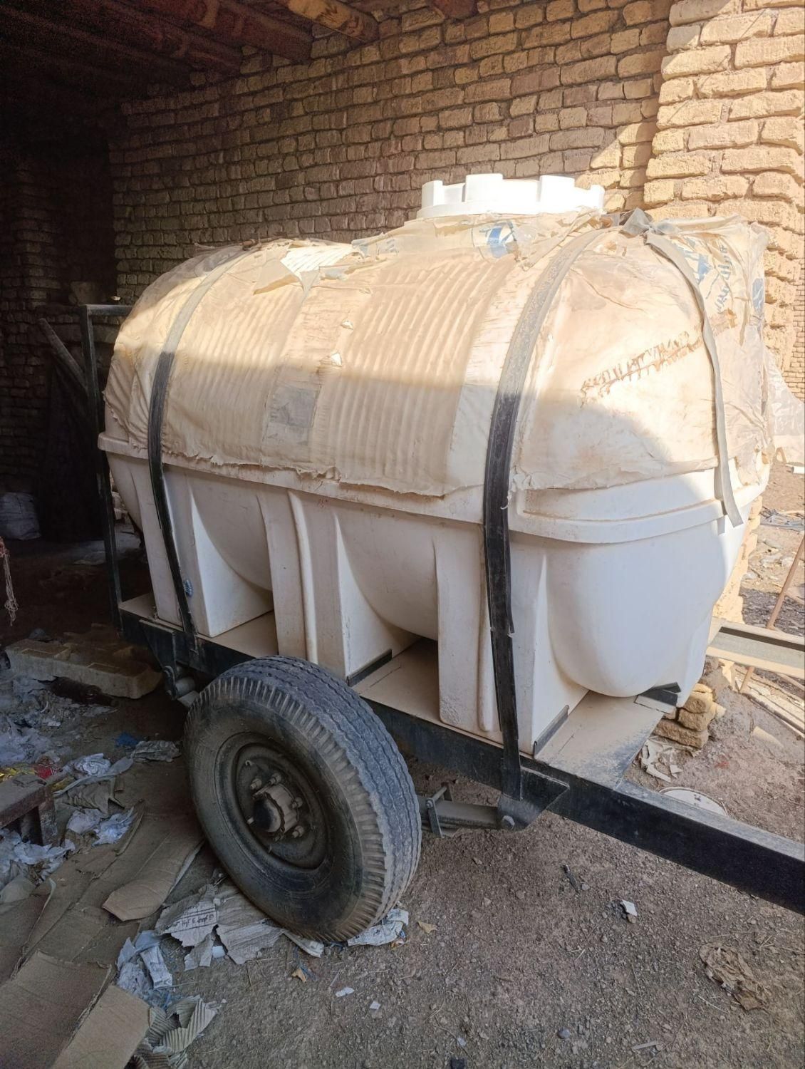 سلام. تانکر ۲۰۰۰لیتری با شاسی محکم|ماشین‌آلات صنعتی|برخوار, |دیوار