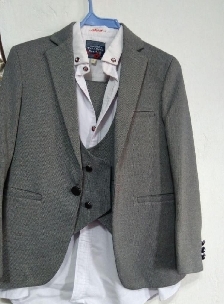 کت و شلوار و جلیقه|لباس|رشت, حومه رشت|دیوار