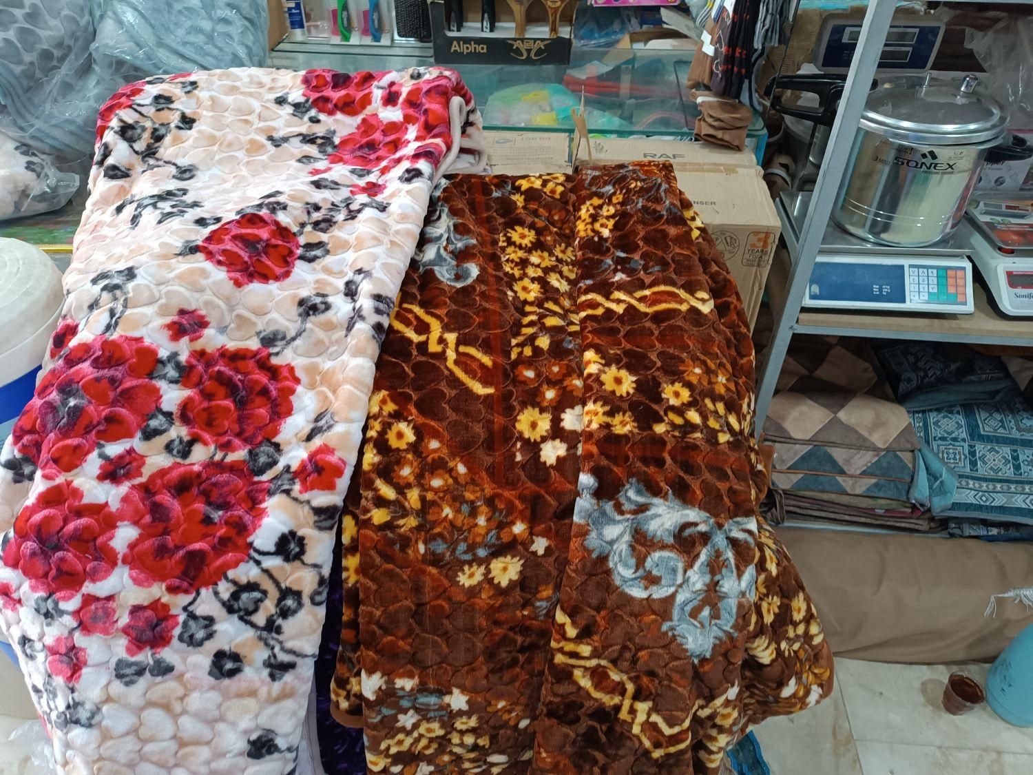 پتو دو نفره گل برجسته زخیم یزد یک میلیون|رختخواب، بالش، پتو|زاهدان, |دیوار