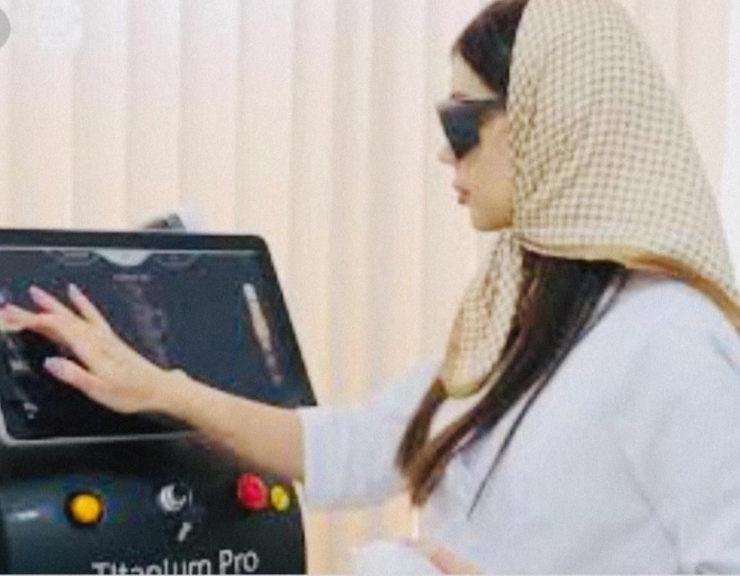 لیزر موهای زائد با سوپرانوتیتانیوم 2025آمریکایی|خدمات آرایشگری و زیبایی|بندرعباس, |دیوار