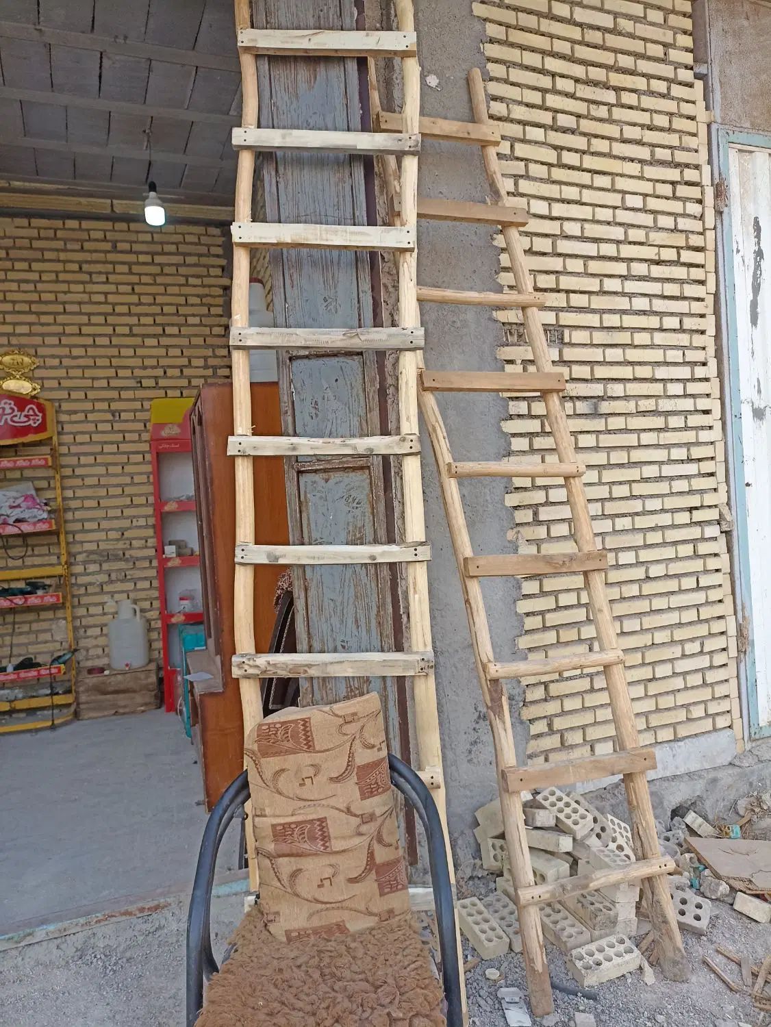 نردبان چوبی نو و تعدادی پنکه سقفی دسته دوم|ماشین‌آلات صنعتی|شادگان, |دیوار