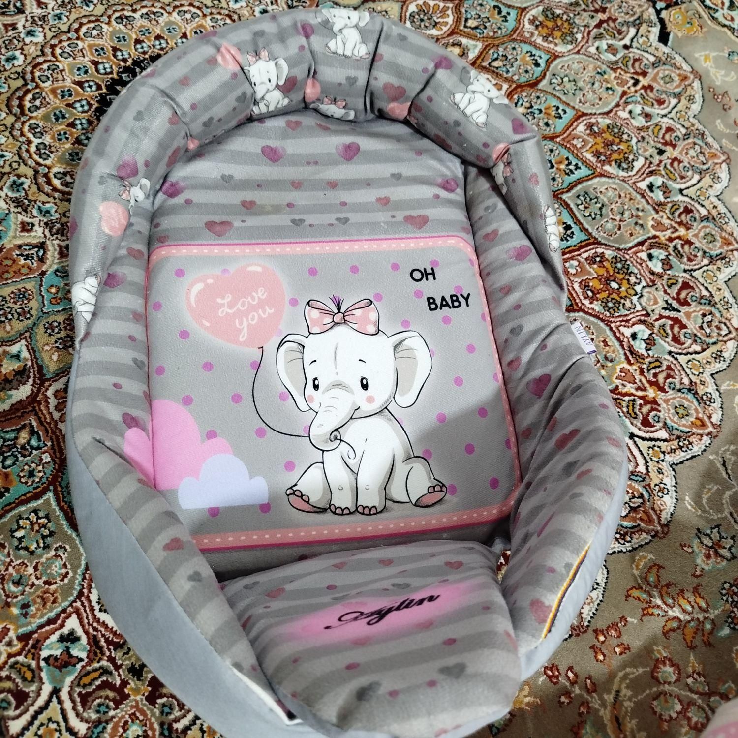 آغوشی قنداق سوئیسی نوزاد|اسباب و اثاث بچه|نسیم‌شهر, |دیوار