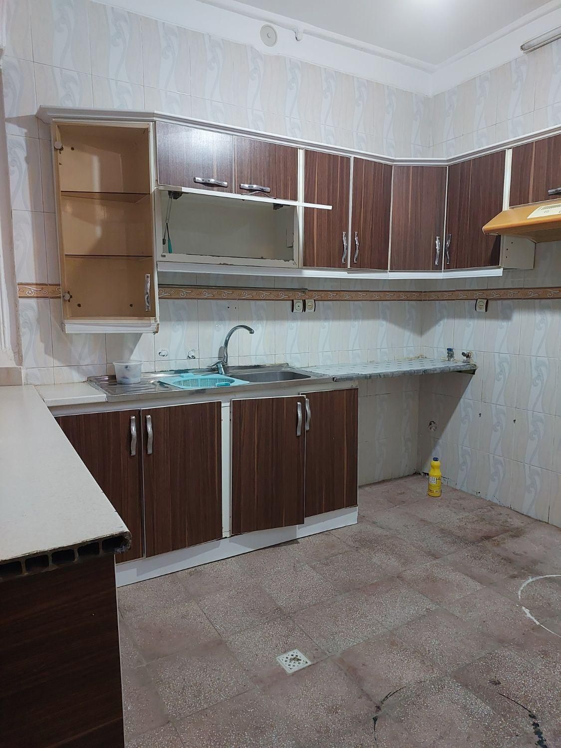 کابینت داخل لعابی درب ام دی اف هود و سینک و اُپن|آب‌چکان و نظم‌دهنده ظروف|قم, نخودی|دیوار