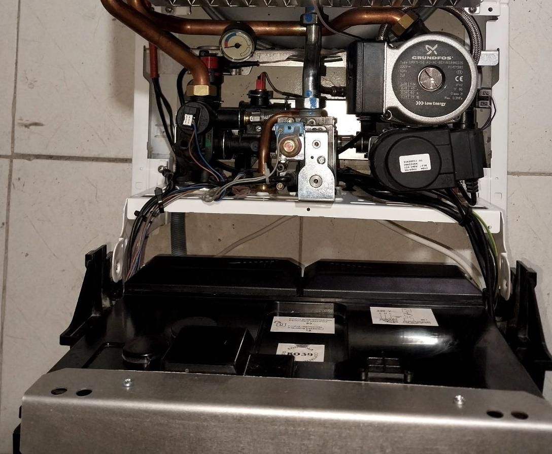 تعمیرات/تعمیرکار پکیج دیواری|خدمات پیشه و مهارت|سنندج, |دیوار