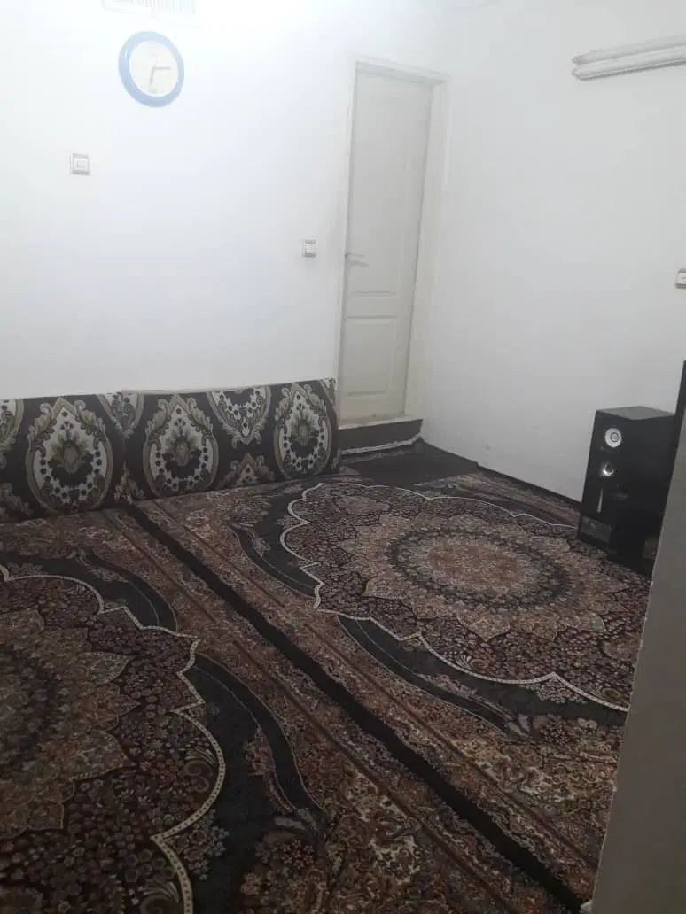 ۴۲ متر با پارکینگ سندی غیر مزاحم .انباری . بالکن|فروش آپارتمان|تهران, آذری|دیوار
