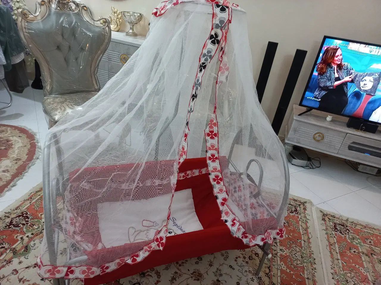 تخت کنار مادر نونو و صندلی غذا کودک فقط ۶۵۰|حراج|تهران, سعادت‌آباد|دیوار