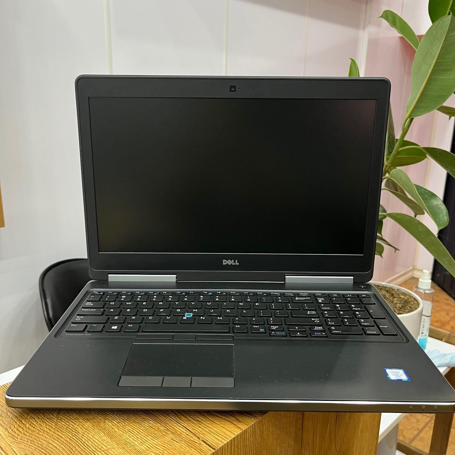 لپتاپ Dell گرافیک ۴ تمیز|رایانه همراه|اصفهان, لاله|دیوار