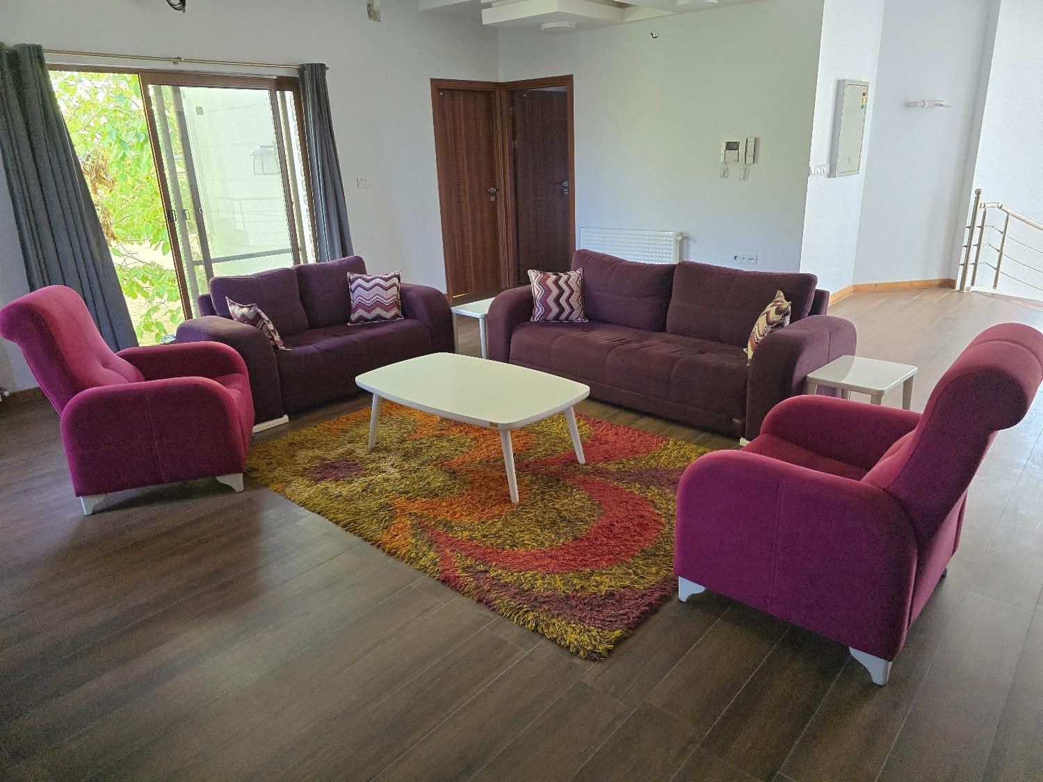 ست مبلمان و میز  ۷ نفره|مبلمان خانگی و میز عسلی|شیراز, گویم|دیوار