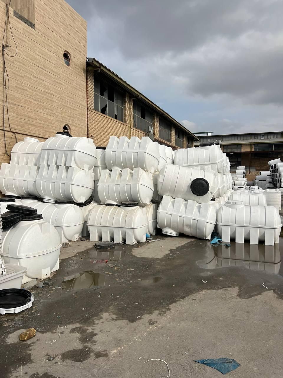 مخزن آب/منبع ۲۰۰۰ لیتریتانکر ۳ لایه/گارانتی دار|مصالح و تجهیزات ساختمان|رضوانشهر, |دیوار