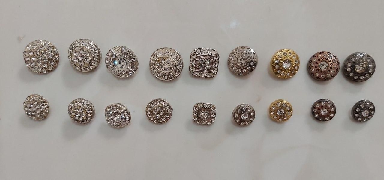 انواع دگمه با رنگ بندی و سایز مختلف|لوازم خیاطی و بافتنی|اسلامآباد غرب, |دیوار