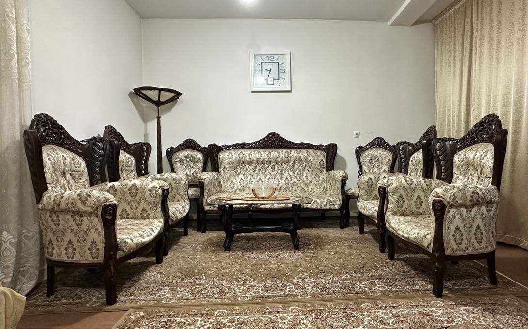 مبلمان ۷ نفره بهمراه دو عدد میزبان(۹نفره)|مبلمان خانگی و میز عسلی|تهران, شهرک صدرا|دیوار