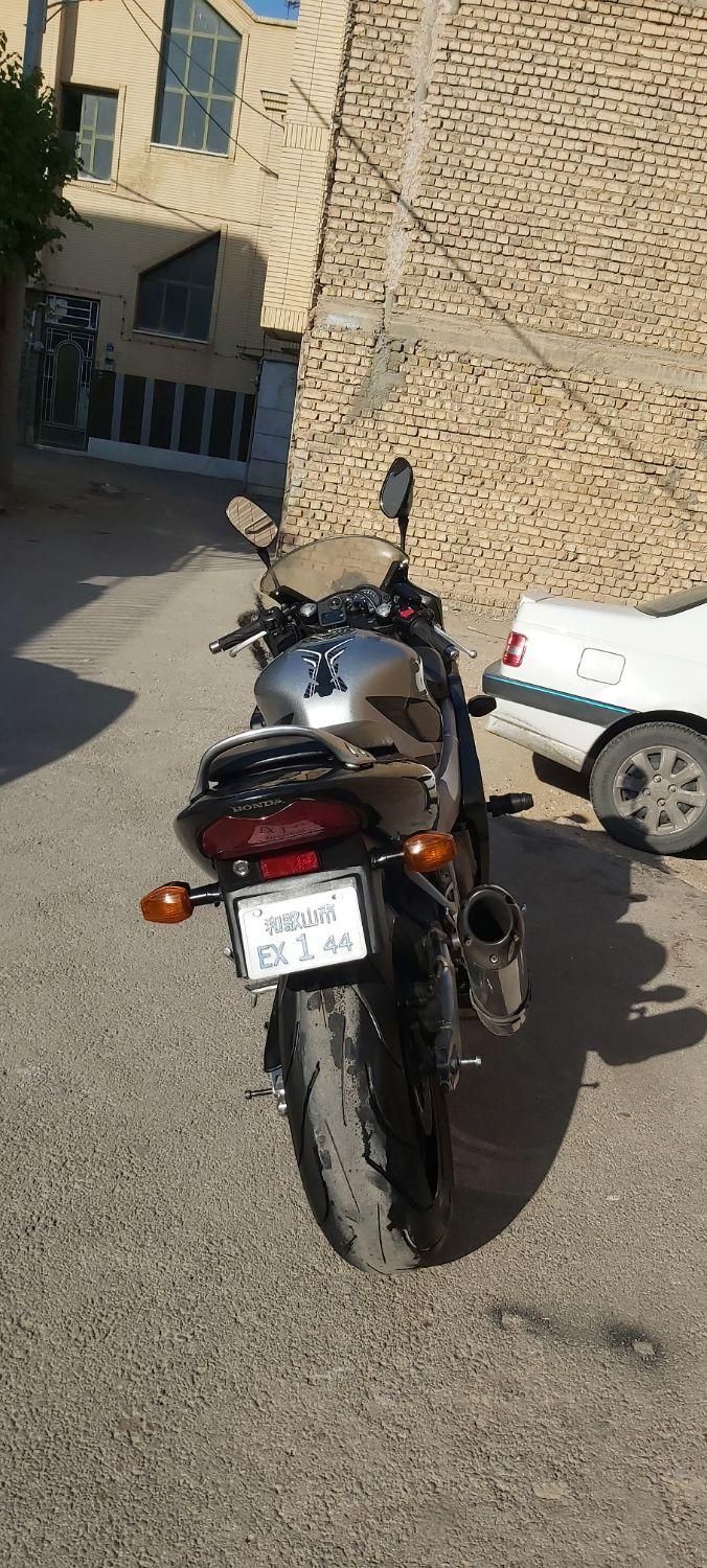موتورسنگین cbr600f4i سندفرمان امام|موتورسیکلت|اصفهان, شهرک کوثر|دیوار