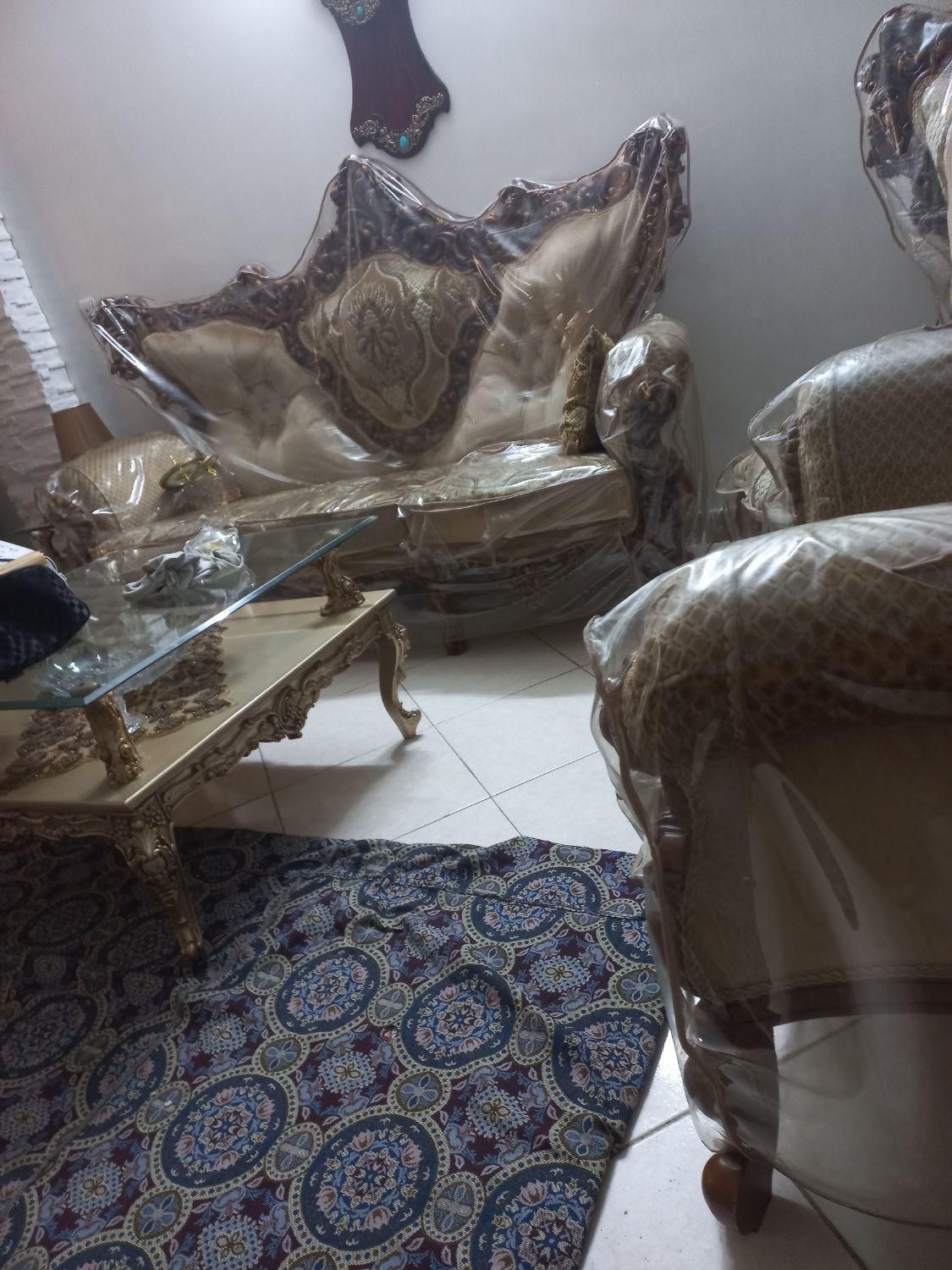 مبلمان سلطنتی ۷ نفره|مبلمان خانگی و میز عسلی|تهران, جمال‌زاده|دیوار