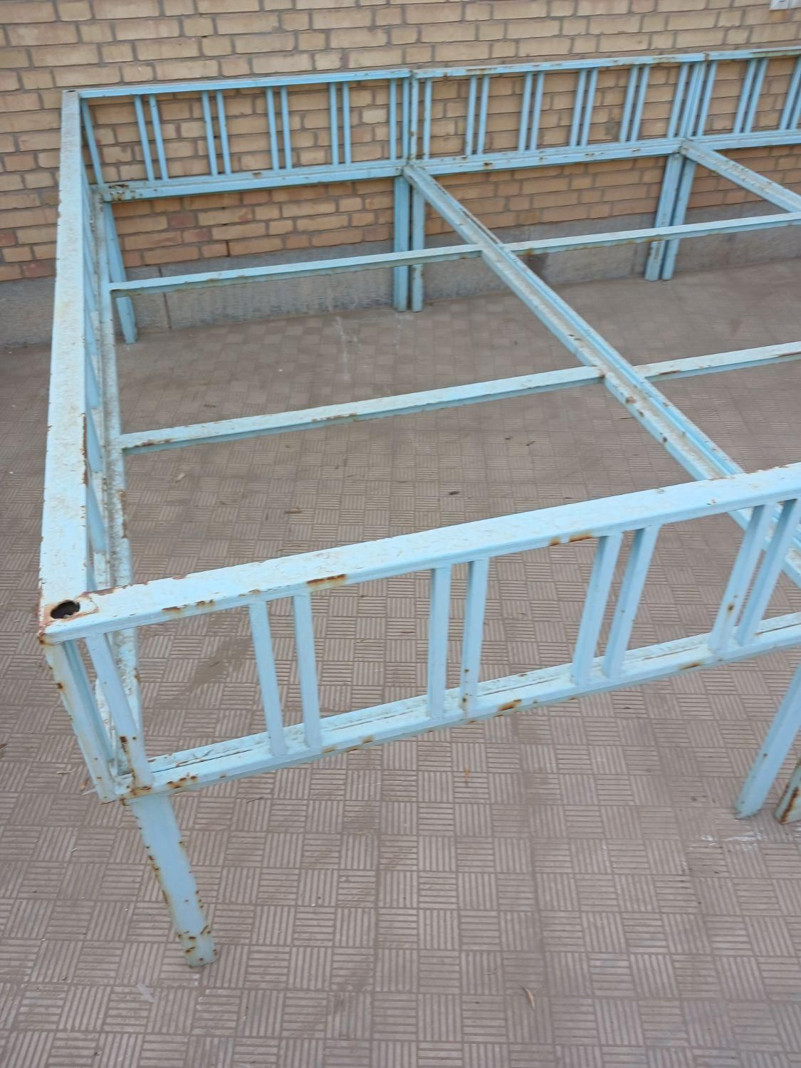 تخت اهنی|تخت و سرویس خواب|یزد, |دیوار