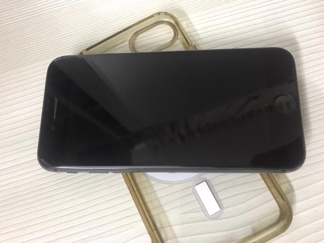 اپل iPhone 8 با حافظهٔ ۲۵۶ گیگابایت|موبایل|ری, |دیوار