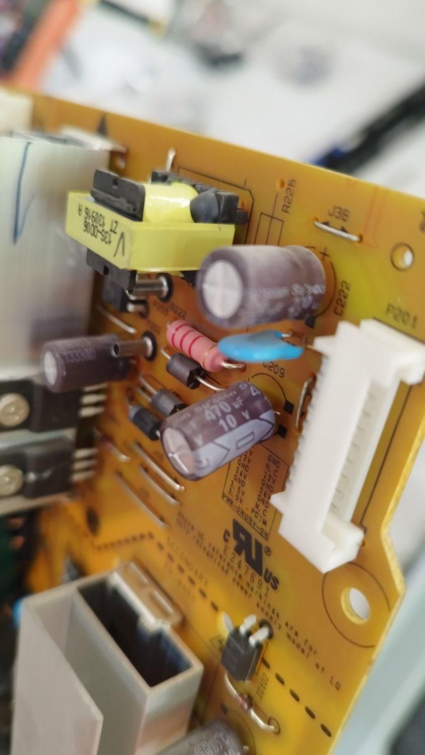 تعمیرات تخصصی تلوزیون های LED  . LcD. پلاسما|خدمات پیشه و مهارت|همدان, |دیوار