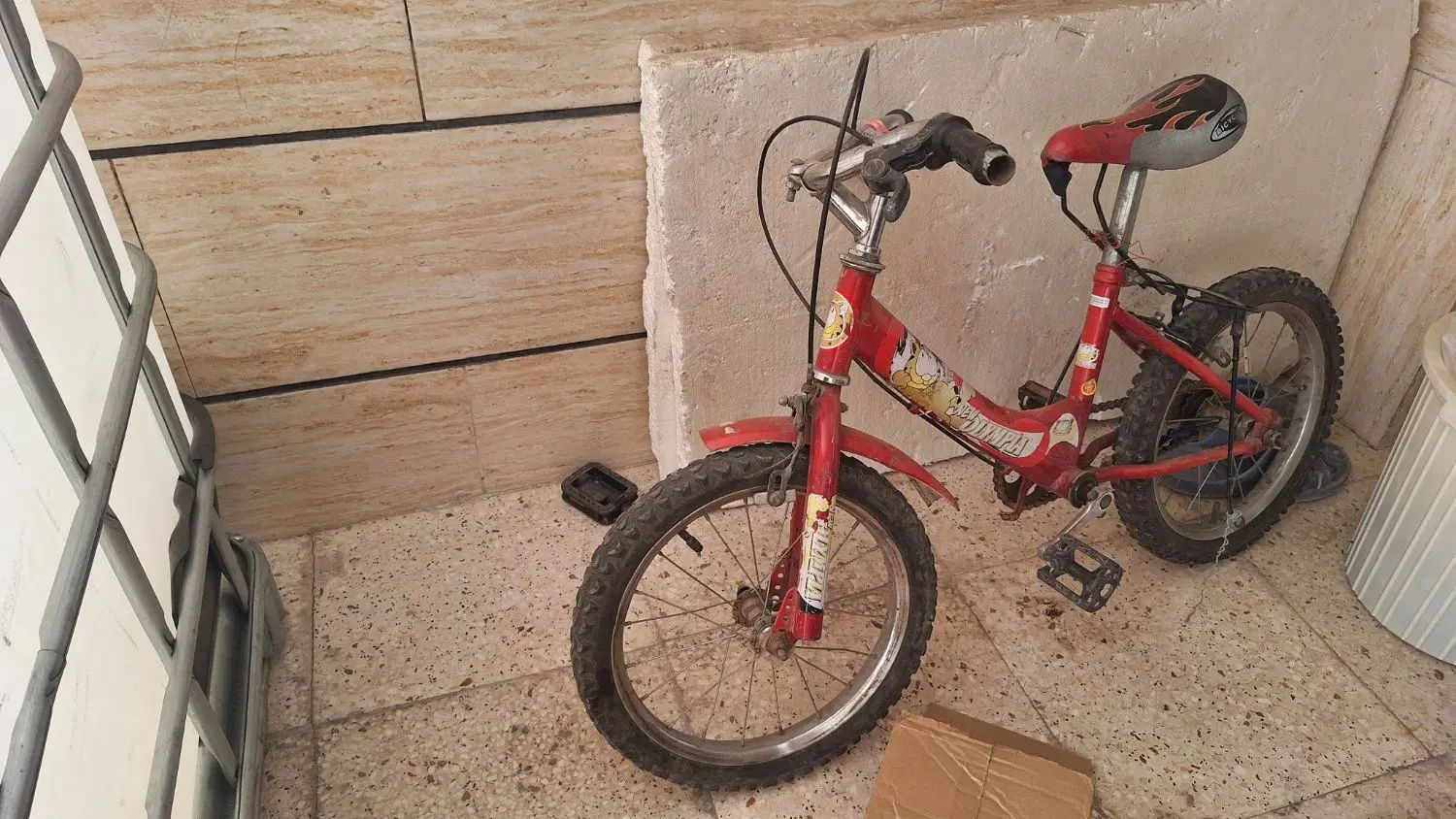 دوچرخه ۱۶|دوچرخه، اسکیت، اسکوتر|اقبالیه, |دیوار