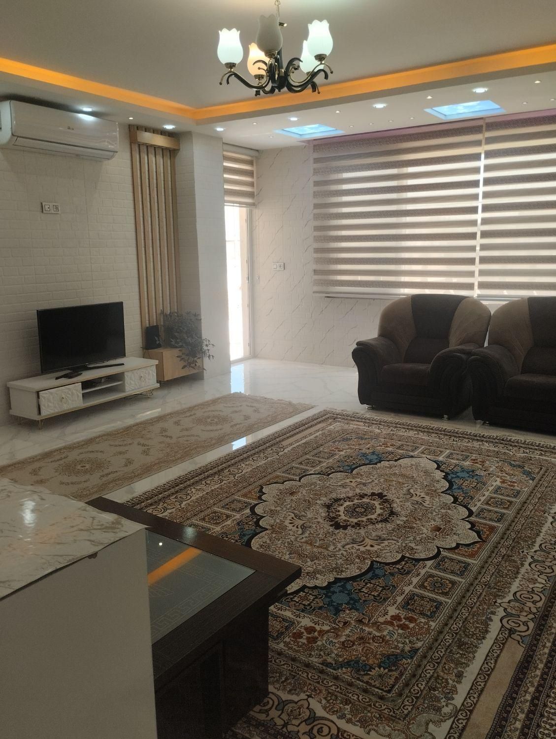 اجاره روزانه/هفتگی/ماهانه منزل ویلایی|اجارهٔ کوتاه‌مدت ویلا و باغ|صدرا-فارس, فاز ۲|دیوار