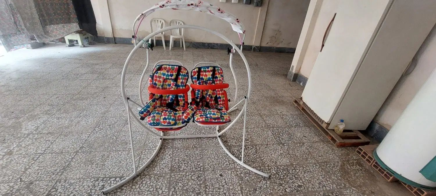 ننو و تاب دوقلو ترمزدار دستی روی یک بدنه سوار|اسباب و اثاث بچه|ساری, |دیوار