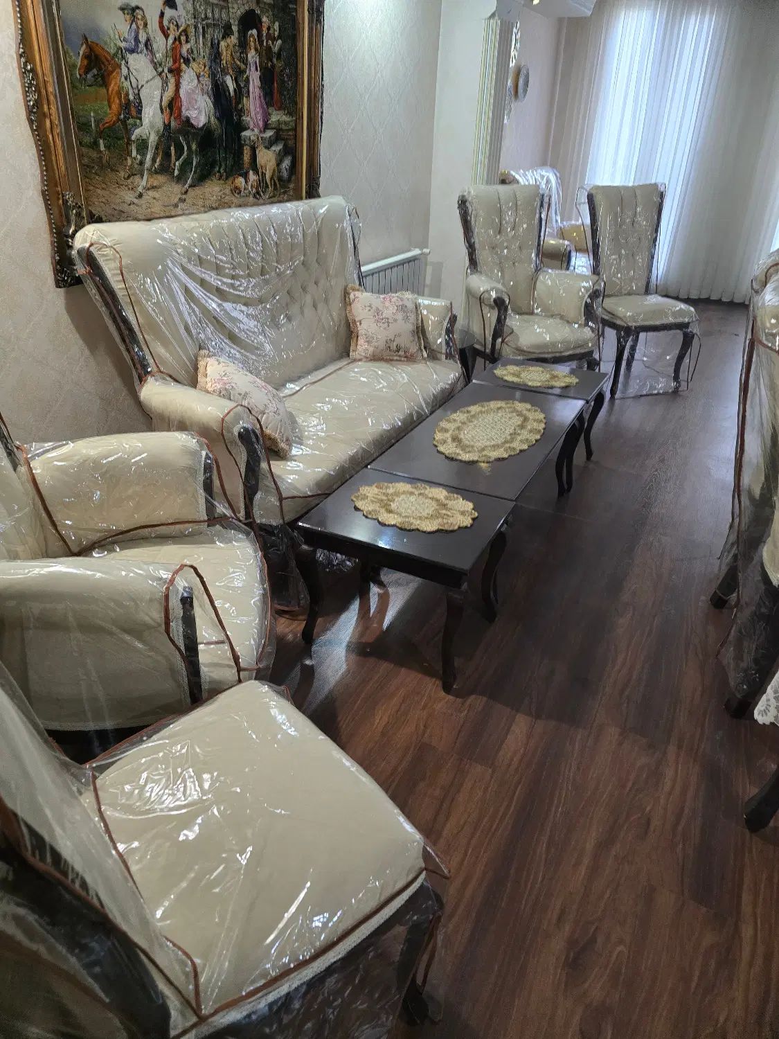 مبل کلاسیک در حد نو 7نفره و نهار خوری 8 نفره فروشی|مبلمان خانگی و میز عسلی|تهران, شهران شمالی|دیوار