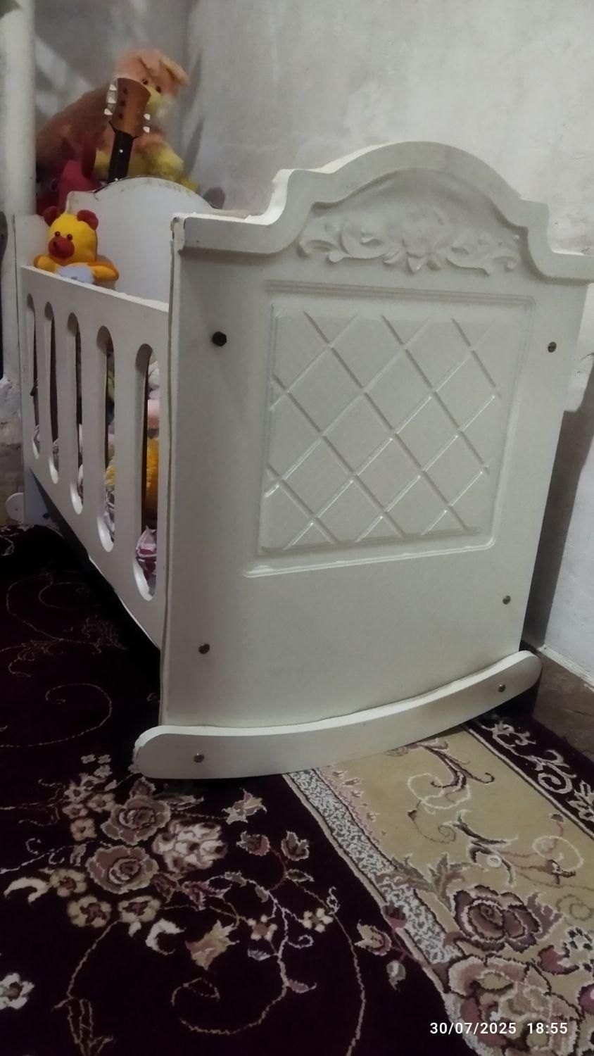 تخت و گهواره کودک|تخت و صندلی بچه|مرودشت, فرهنگ|دیوار