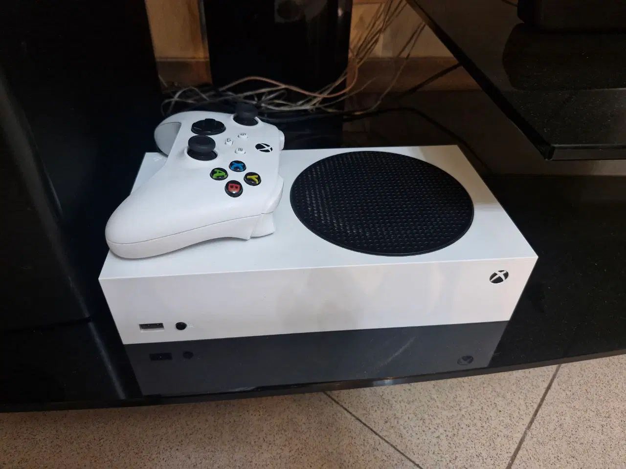 کنسول xbox series s همراه با بازی قانونی|کنسول، بازی ویدئویی و آنلاین|تهران, اقدسیه|دیوار